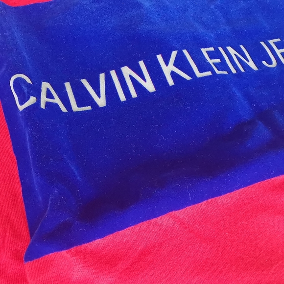 New Calvin Klein T-shirt - Picture 3 of 6